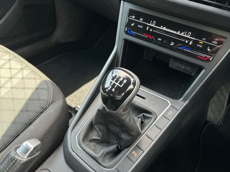 2022 Volkswagen Polo MK6 Facelift (2021) 1.0 TSI 95PS R-Line MANUAL Hatchback Petrol Manual