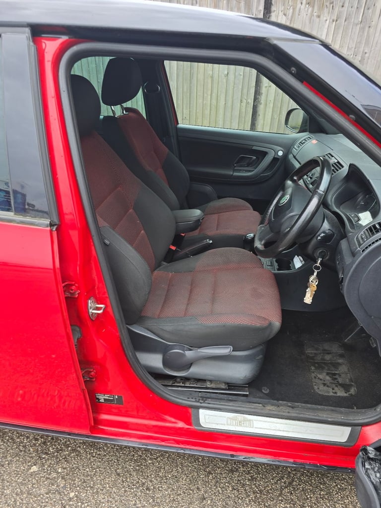 Skoda, FABIA, Hatchback, 2011, Manual, 1197 (cc), 5 doors