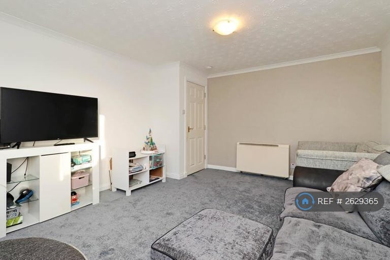 2 bedroom flat in Queens Crescent, Livingston, EH54 (2 bed) (#2629365)