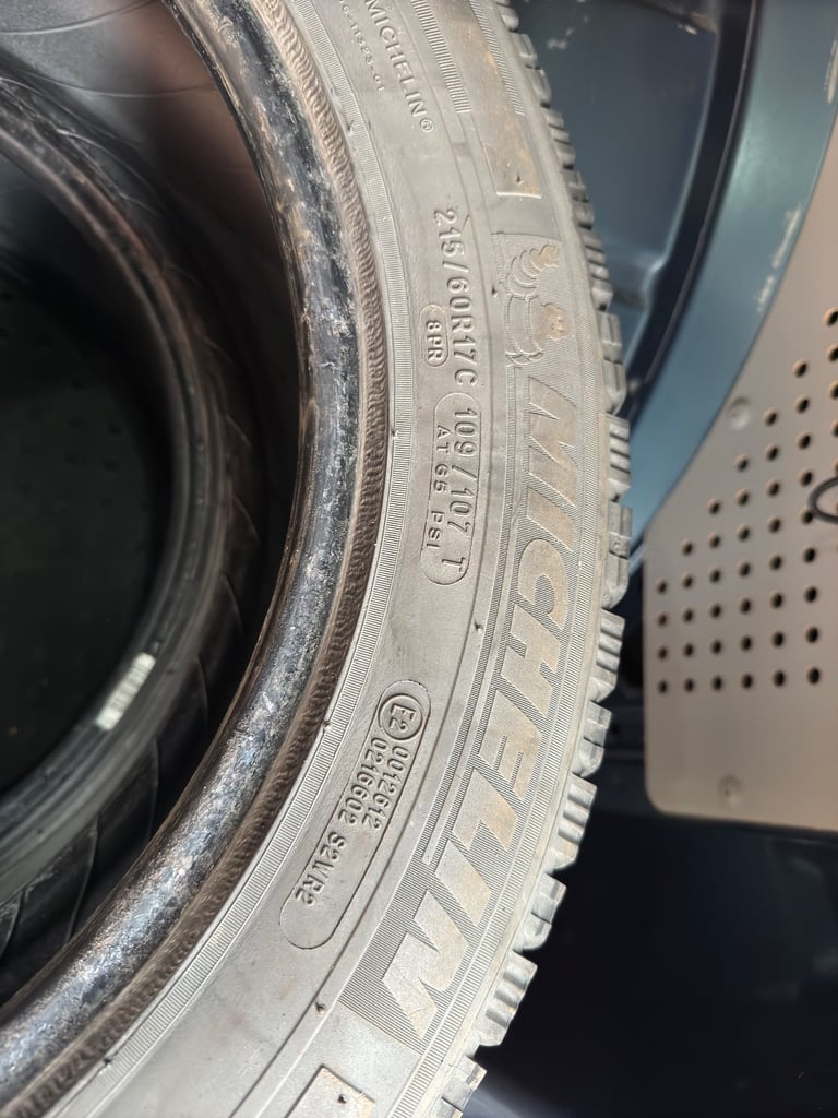 Pair of Michelin Agilis Alpin 215/60 R17c winter tyres 