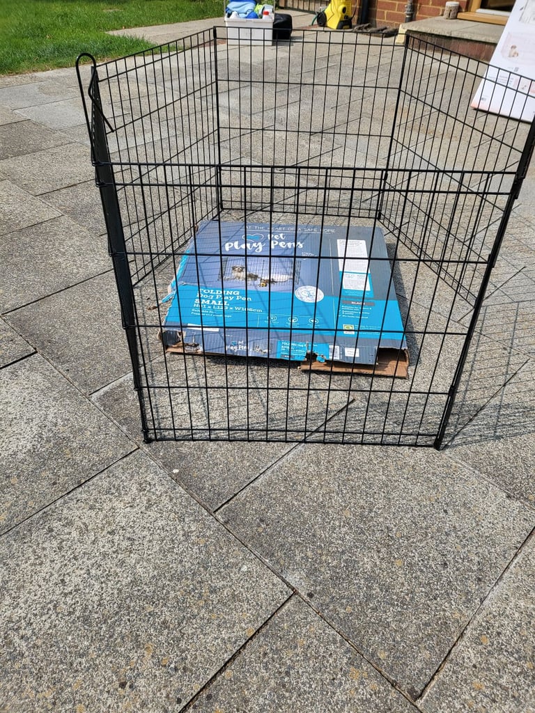 Foldable metal pet playpen 