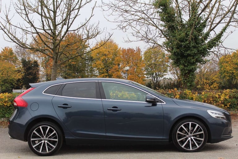 2019 Volvo V40 D3 [4 Cyl 152] Inscription Edition 5dr Geartronic HATCHBACK DIESEL Automatic