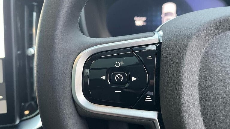  Volvo XC90 Plus, B5 AWD Mild hybrid, Petrol, Dark, 7 Seats Petrol/Electric Hybrid Automatic