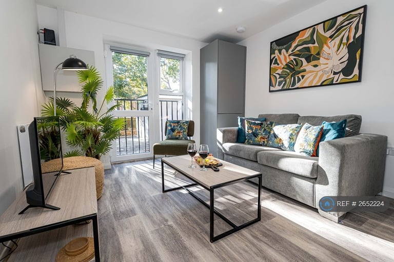 1 bedroom flat in Florence Road, Bournemouth, BH5 (1 bed) (#2652224)