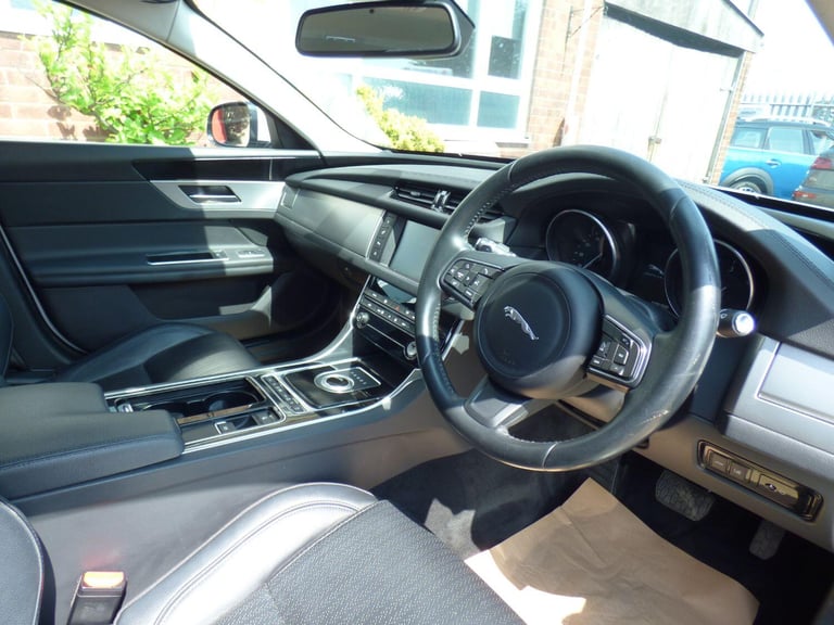 JAGUAR XF 2.0 d Prestige **Â