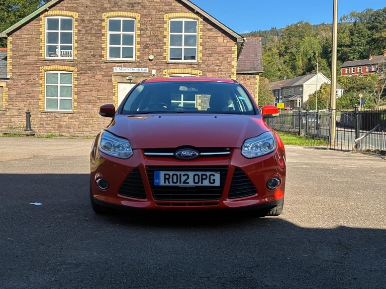 2012 Ford Focus 1.6 125 Zetec 5dr Powershift HATCHBACK Petrol Automatic