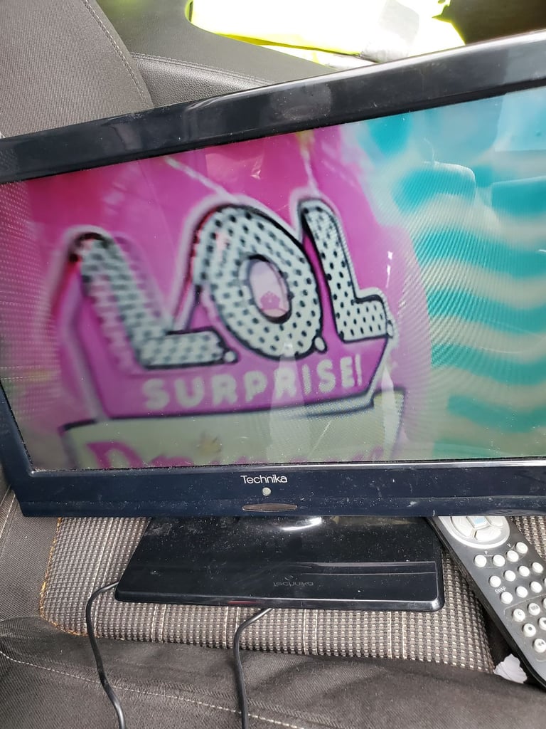 TECHNIKA 16 INCH 12 VOLT TV AND DVD COMBI. 