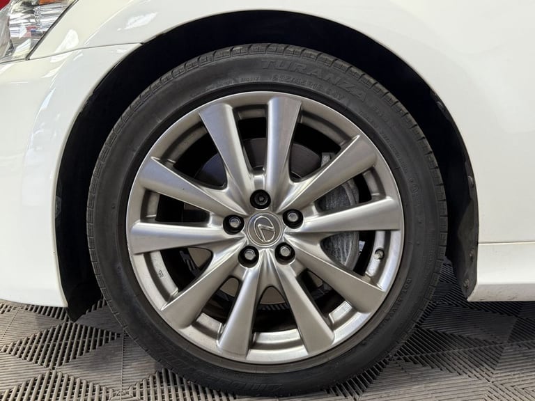 2015 Lexus GS 2.5 300h Premier Saloon 4dr Petrol Hybrid CVT Euro 5 (s/s) (223 ps) Saloon PETROL/E...