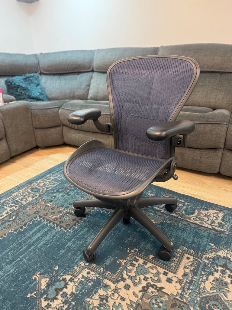 Herman Miller Aeron B 