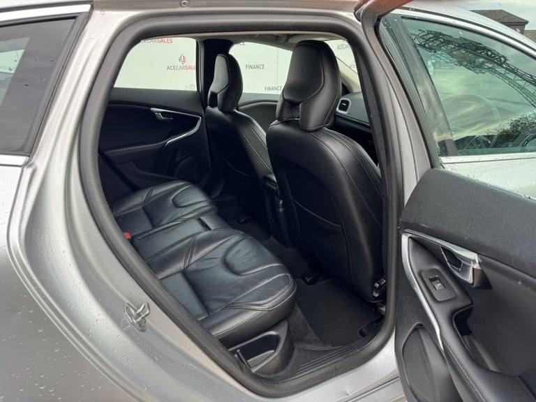 2016 Volvo V40 D3 [4 Cyl 150] Inscription 5dr Geartronic HATCHBACK DIESEL Automatic