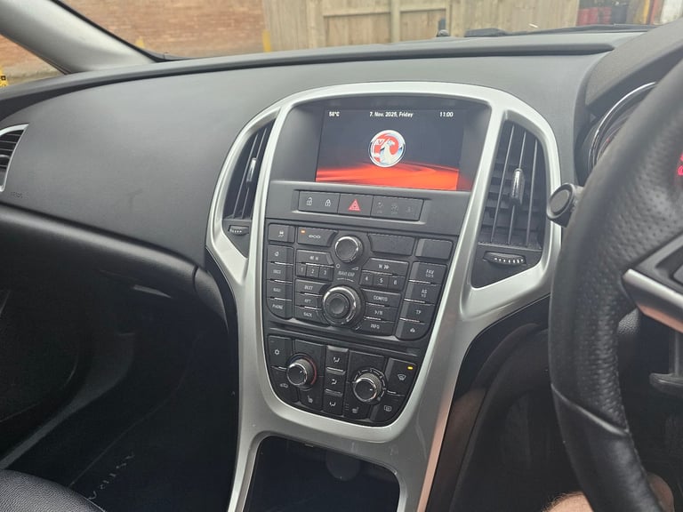 Vauxhall, ASTRA, Hatchback, 2015, Manual, 1956 (cc), 5 doors