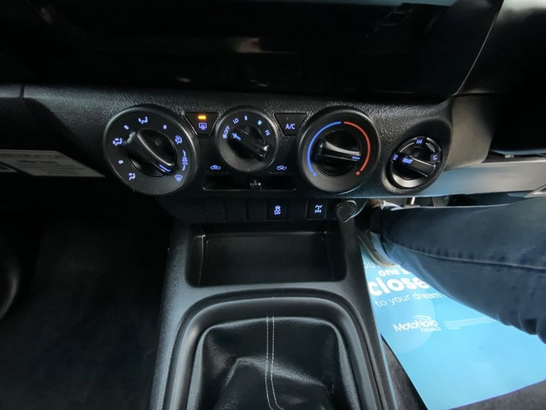 2019 Toyota Hilux 2.4 D-4D Active Pickup Double Cab 4dr Diesel Manual 4WD Euro 6 (3.5t) (150  PIC...