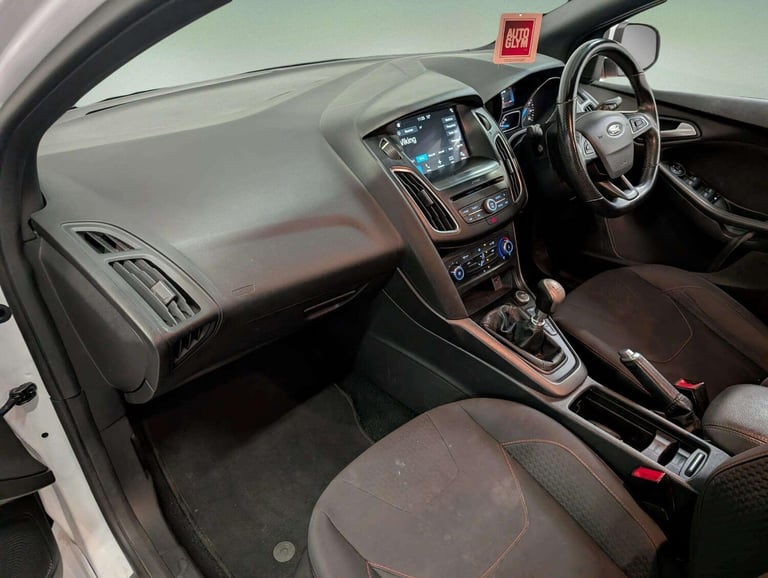 2017 Ford Focus 1.0T EcoBoost ST-Line Euro 6 (s/s) 5dr HATCHBACK Petrol Manual