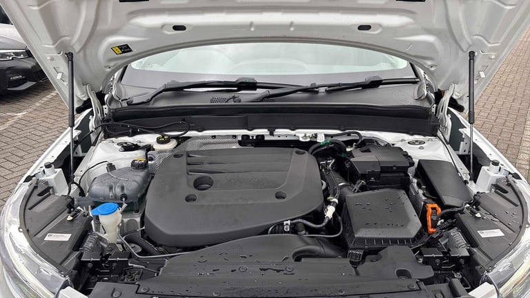  Volvo XC40 2.0 B4P Inscription 5dr AWD Auto Estate Petrol Automatic