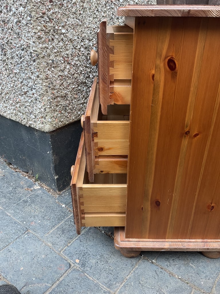 PAIR SOLID PINE COTTAGE BEDSIDE CABINETS 