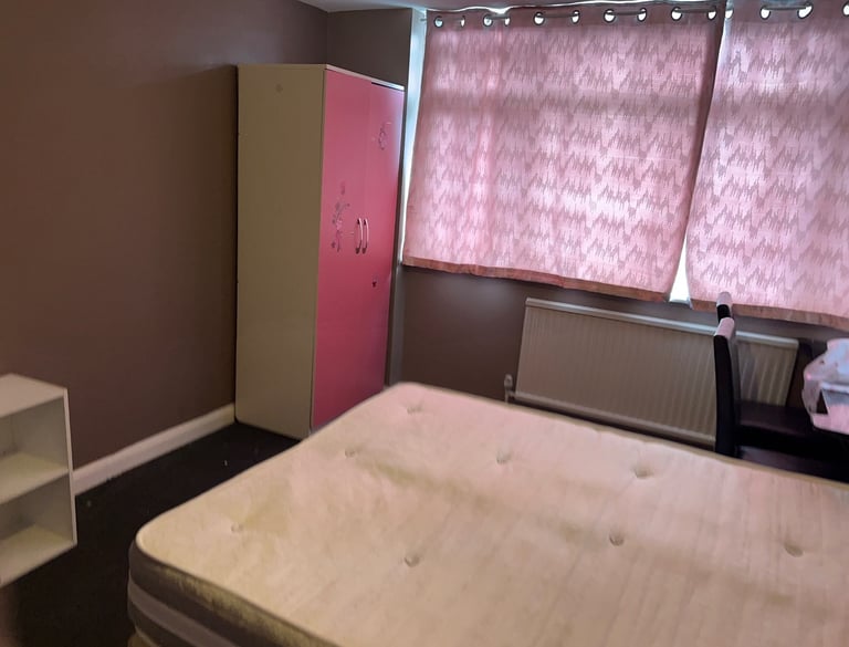 Single and double room available for rend in Feltham 