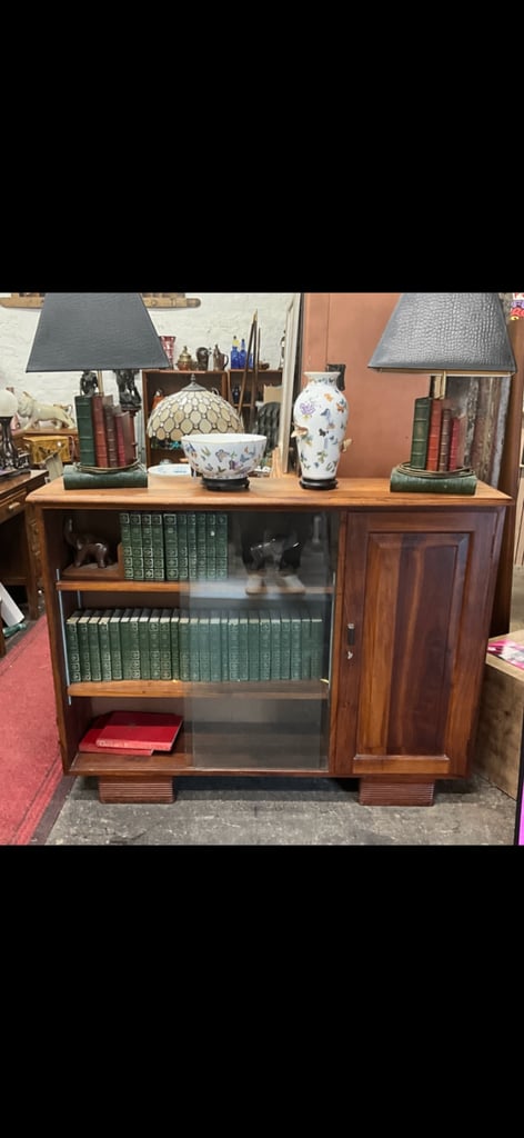 image for A beautiful vintage bookcase 