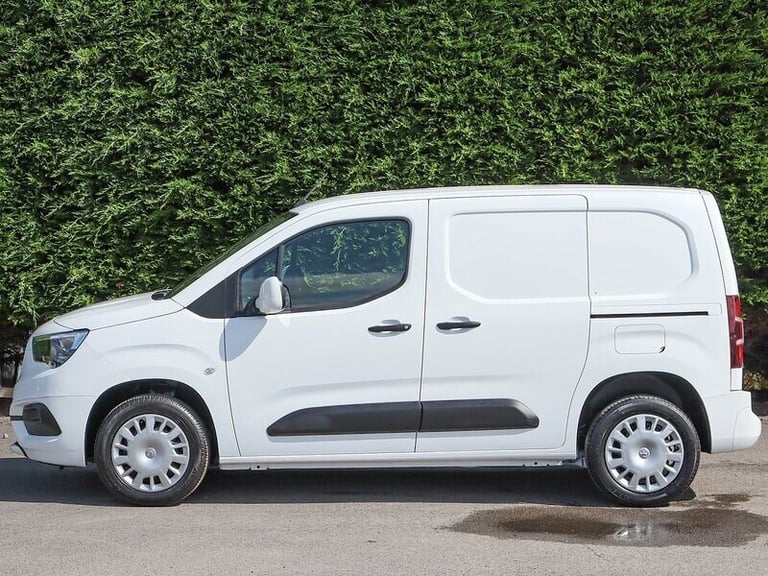 2021 Vauxhall Combo 2300 SPORTIVE 1.5 TURBO D, 100BHP, L1 SWB VAN, Air Con, Cruise Control, 3 S S...