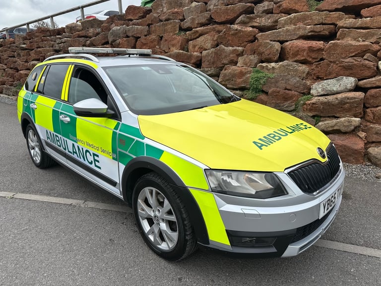 2015 Skoda Octavia 2.0 TDI CR 184 Scout 4x4 5dr DSG RESPONSE AMBULANCE 4WD  ESTATE Diesel Automatic