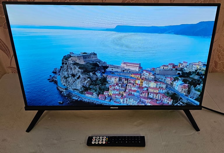 Hisense 32 inch smart full HD led TV unused with remote 