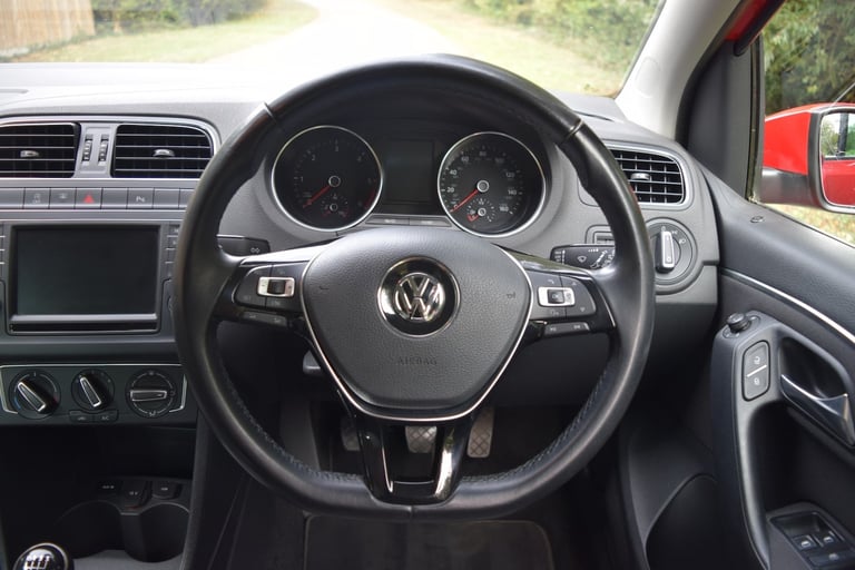 VOLKSWAGEN POLO 1.4 TDI BlueMotion Tech Match Red Manual Diesel 2016