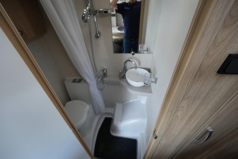 Elddis IMPRESSA 194 PEUGEOT 4 BERTH 4 TRAVEL SEAT MOTORHOME