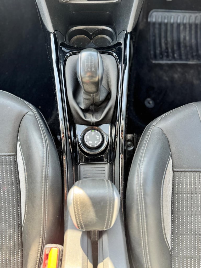 2016 Peugeot 2008 1.2 PureTech Allure Euro 6 (s/s) 5dr HATCHBACK Petrol Manual