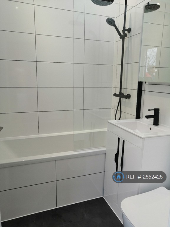 1 bedroom flat in Parkside East, Prenton, CH43 (1 bed) (#2652426)