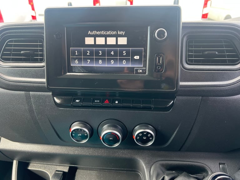 2020 Renault Master MM35dCi 135 Business Medium Roof Van PANEL VAN Diesel Manual