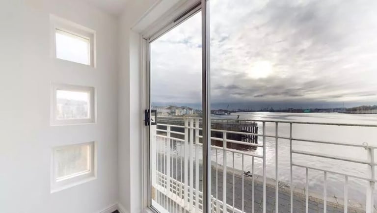 2 bed river flat for rent 