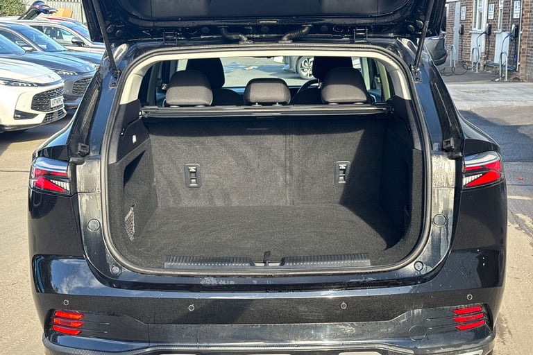 2024 MG MG HS 106288 Hatchback Petrol Automatic