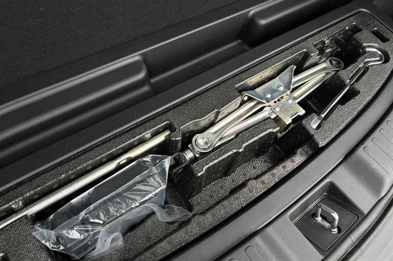 2023 Honda CR-V 2.0 h i-MMD SR SUV 5dr Petrol Hybrid eCVT 4WD Euro 6 (s/s) (184 ps) SUV Hybrid Au...