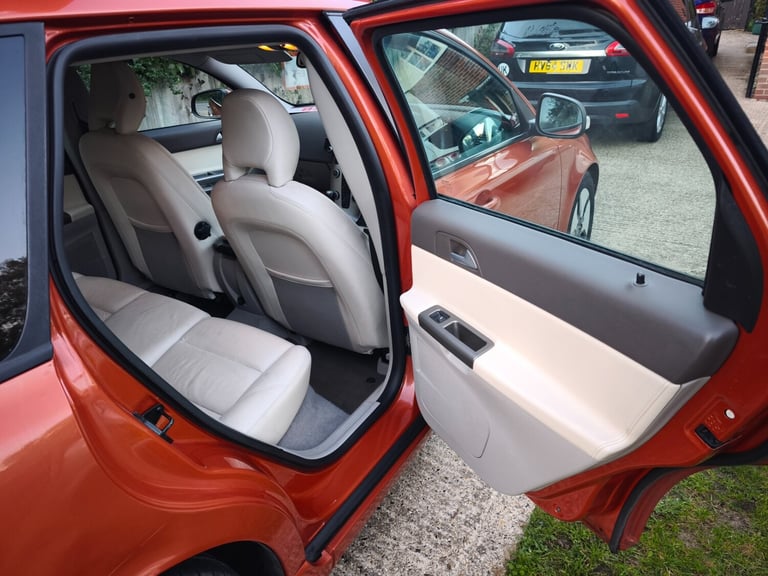 2011 Volvo V50 DRIVe [115] SE Lux 5dr ESTATE Diesel Manual - Image 16