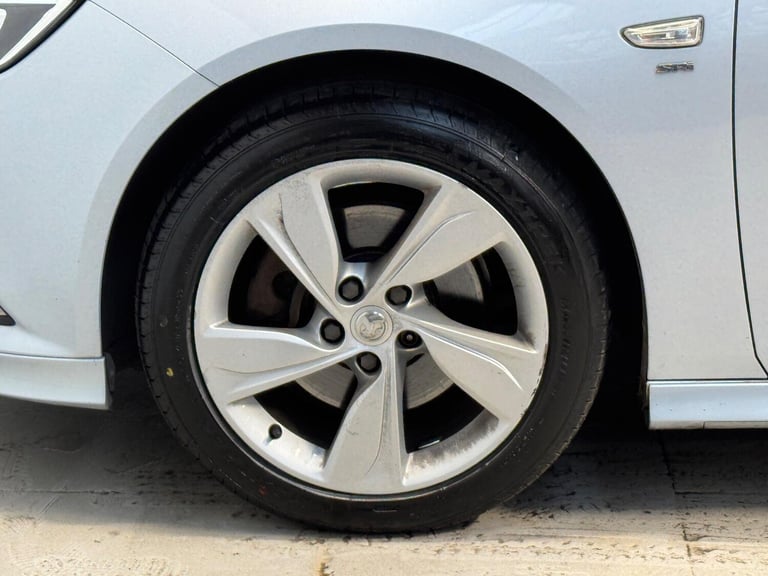 2017 Vauxhall Insignia 2.0 Turbo D SRi Vx-line Nav 5dr HATCHBACK DIESEL Manual