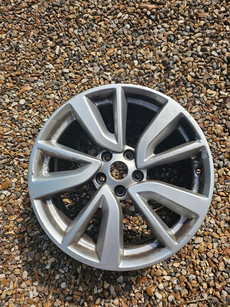 image for Nissan Qashqai 19 inch alloy wheels