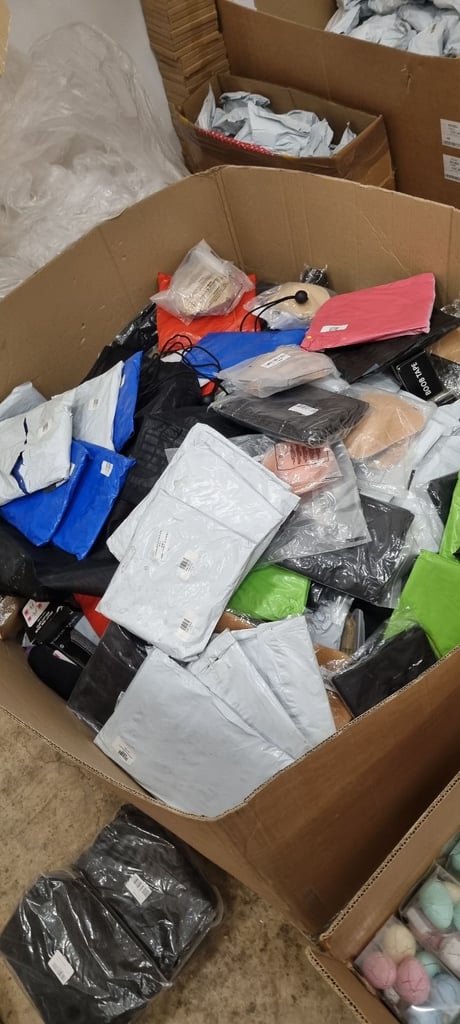 image for New Clothes Mixed Sizes £1.50 pc pallet