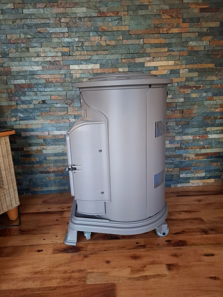 Portable flueless gas fire