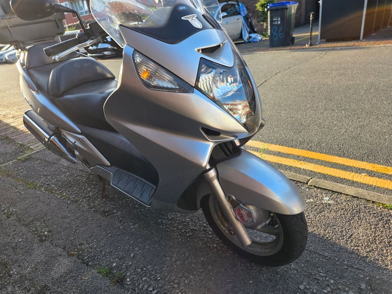 Honda Fjs 600 Silver wing 2002 November ULEZ COMPLIANT 16715 MILES