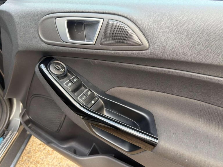 2016 Ford Fiesta 1.0 Fiesta Titanium X 5dr HATCHBACK Petrol Manual