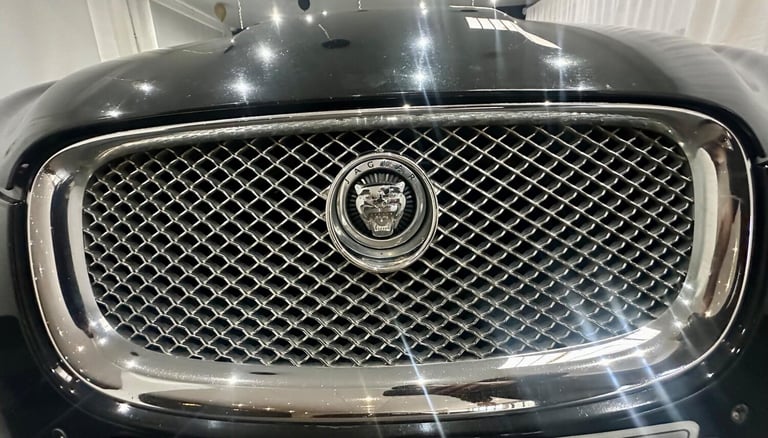 2012 Jaguar XF 2.2d Luxury 4dr Auto SALOON DIESEL Automatic