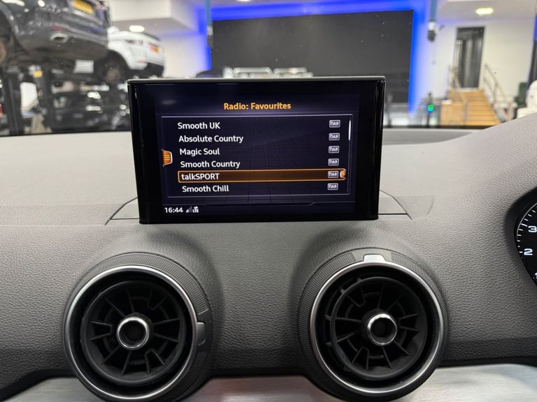 2017 67 AUDI Q2 1.4 TFSI COD S LINE SUV 5DR PETROL S TRONIC EURO 6 (S/S) (150 PS