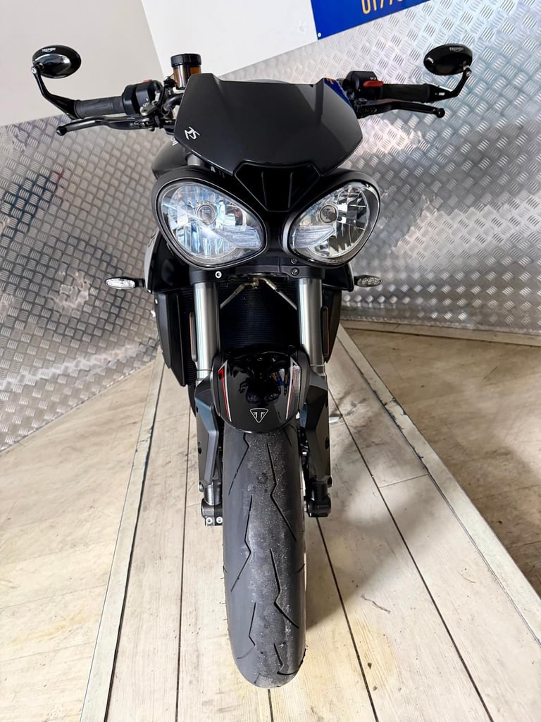 TRIUMPH STREET TRIPLE RS 765, 2018, ONLY 1 OWNER & 911 MILES!! FSH, SUPERB COND
