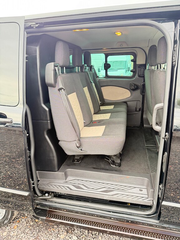 2016 Ford Transit Custom 2.2 TDCi 290 Limited Combi Van 6dr Diesel Manual L1 H1 (191 g/km, 123 bh...