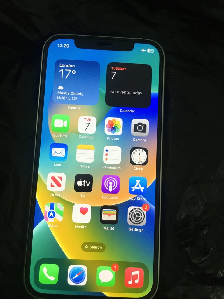 image for IPHONE 12 in brand new condition  unlocked 128GB 🔋84%