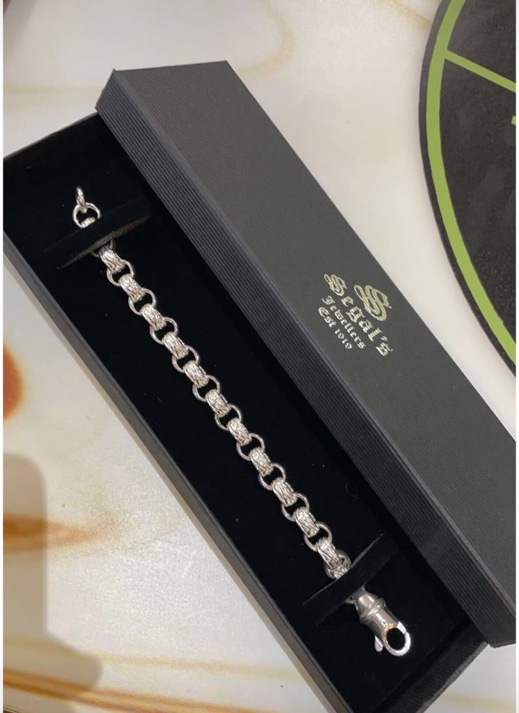 image for Silver beltcher 