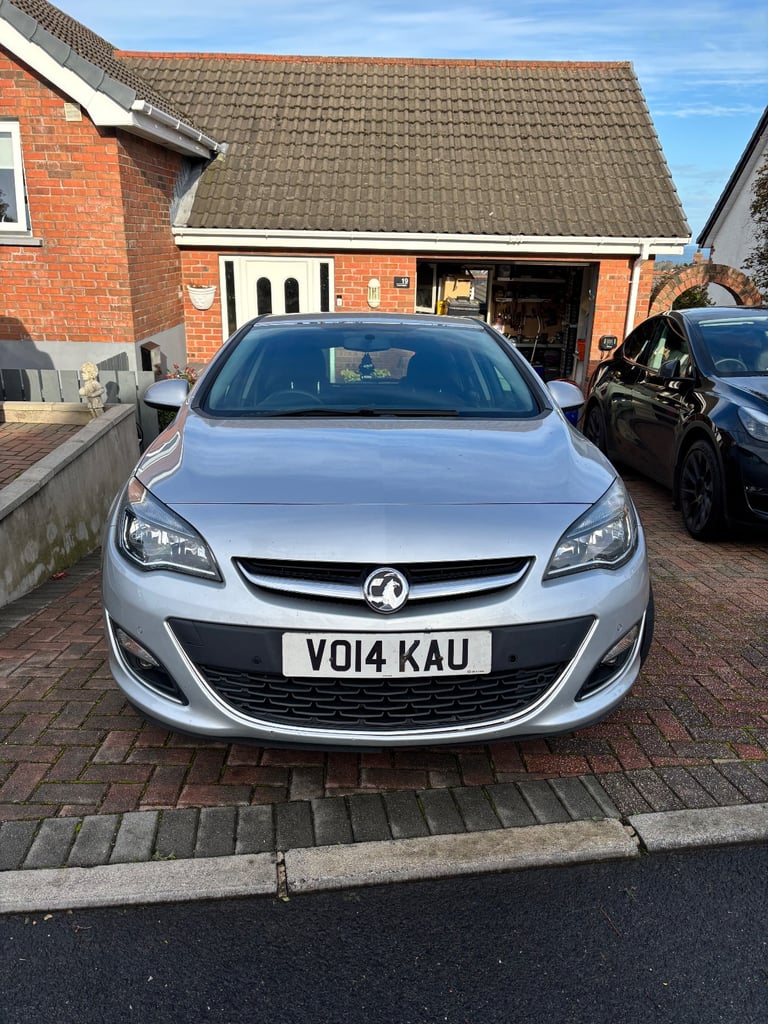 Vauxhall, ASTRA, Hatchback, 2014, Manual, 1598 (cc), 5 doors