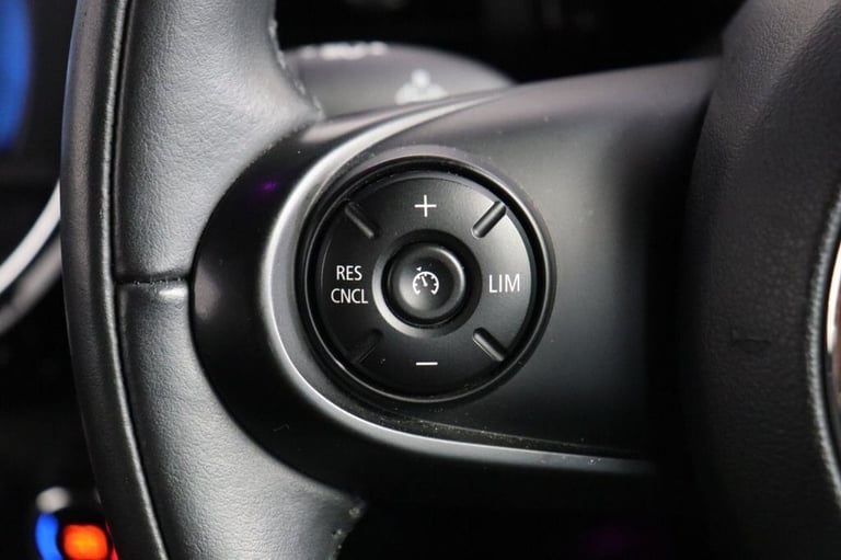 2020 MINI Electric Hatch Cooper SE 32.6kWh Level 2 3dr Auto (SAT NAV, HALF LEATHER) Hatchback ELE...