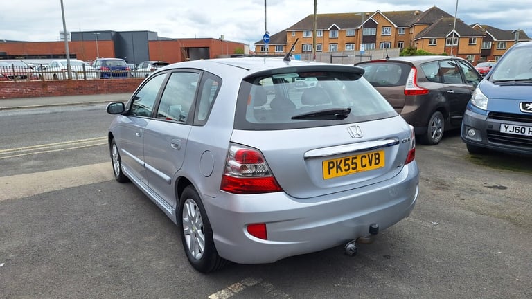 2005 Honda Civic 1.6 i-VTEC Executive Automatic 5-Door From £2,695 + Retail Package HATCHBACK Pet...
