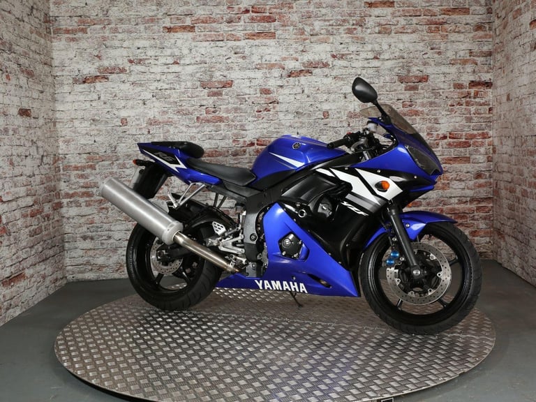 YAMAHA R6 - 2003 Petrol Manual in Blue