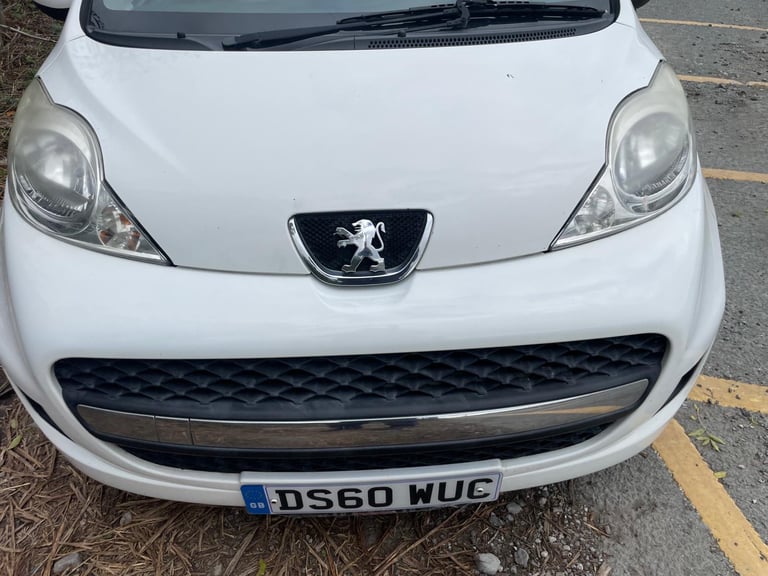PEUGEOT 107 1.0 ENVY 60 REG WHITE 5 DOOR MOT FEBRUARY 2026 TAX £20 LOW INSURANCE 60+MPG